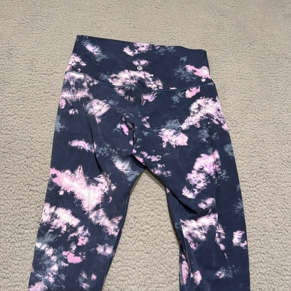 Lululemon Align High-Rise Crop 23"
Circulate Tie Dye Mineral Blue Multi size 8 - Picture 5 of 6